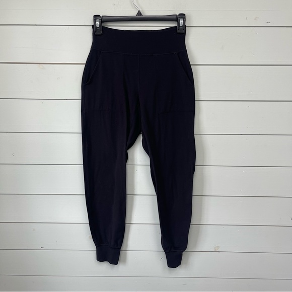lululemon athletica Pants - Lululemon align joggers 28” black women’s size 4